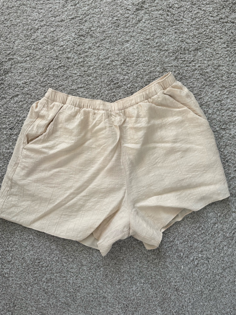 Abercrombie & Fitch Cream Elastic Waist Shorts